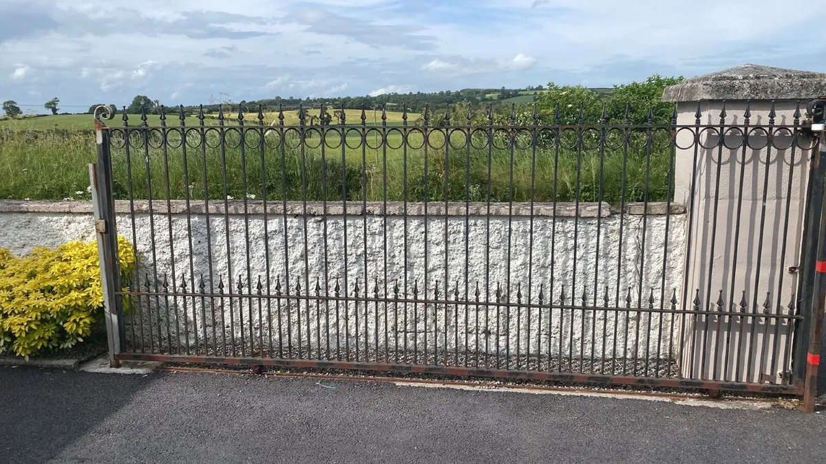 Gates - Image 1