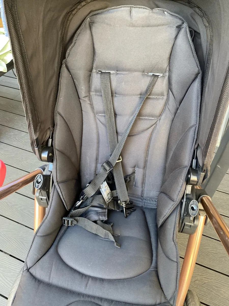 Mamas &Papas rose gold pram with Buggie - Image 3