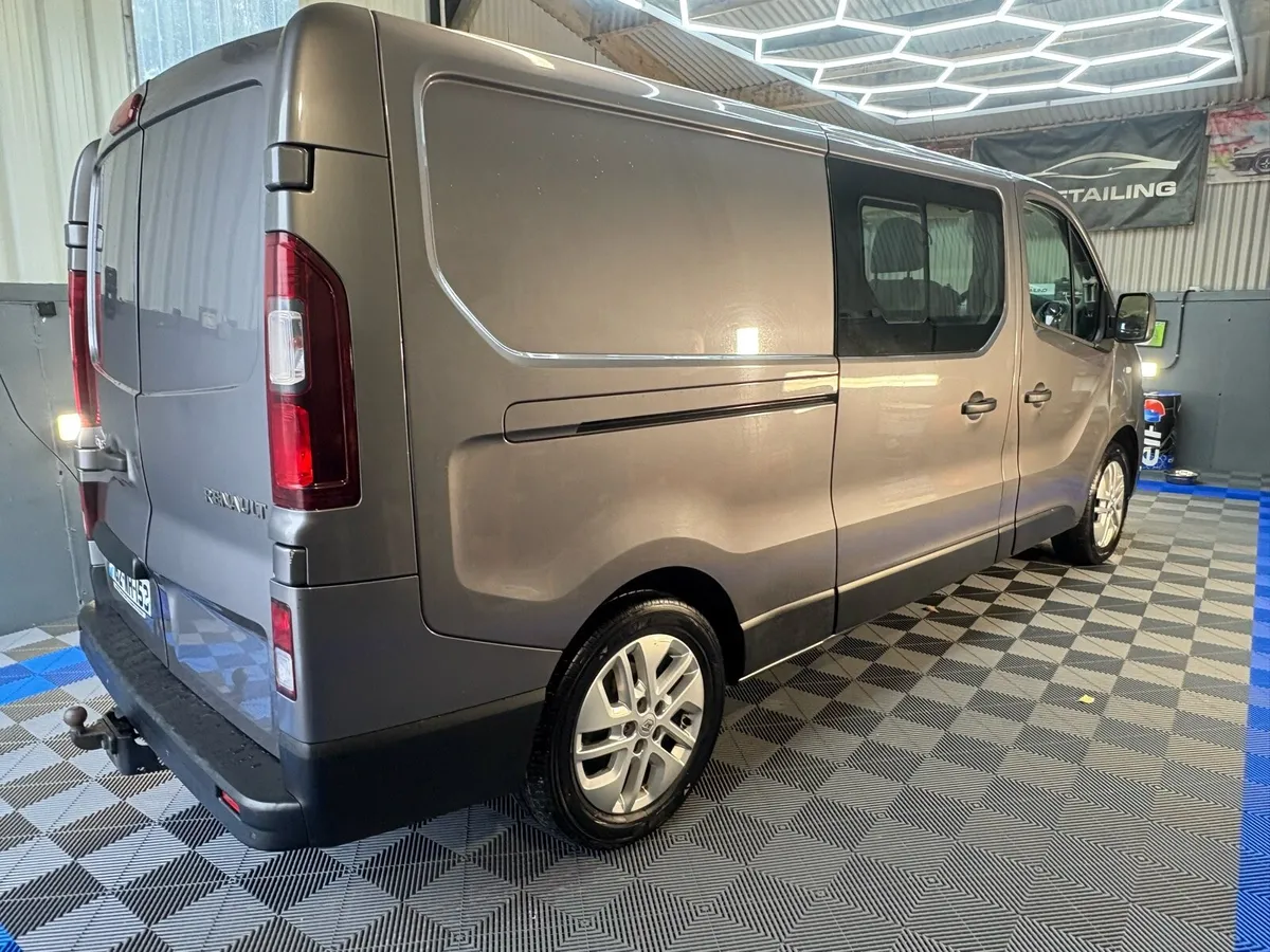 Renault Traffic crew cab - Image 3