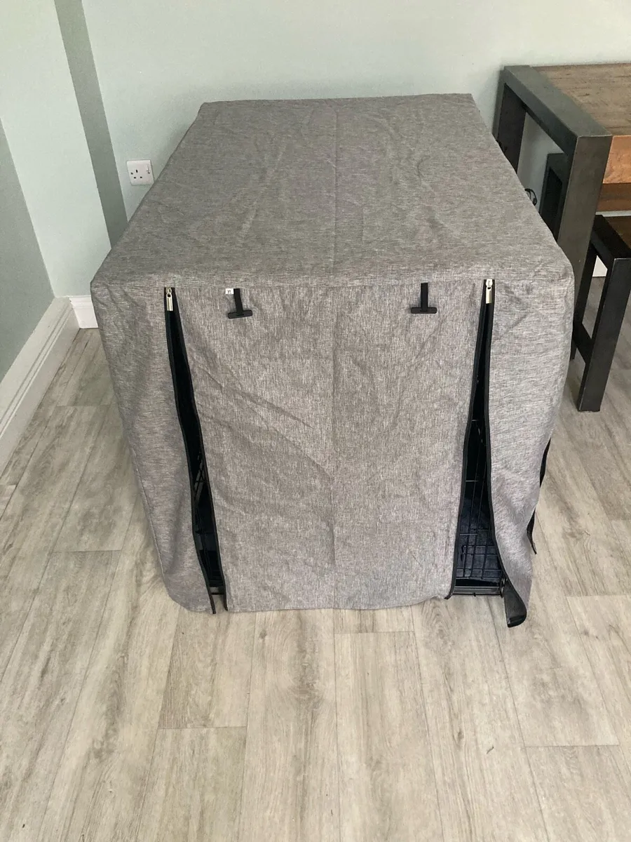 Large dog crate with cover and bedding - Image 4