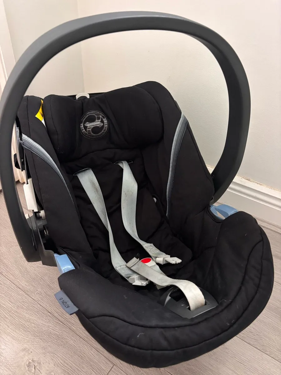 Cybex car seat + isofix - Image 3