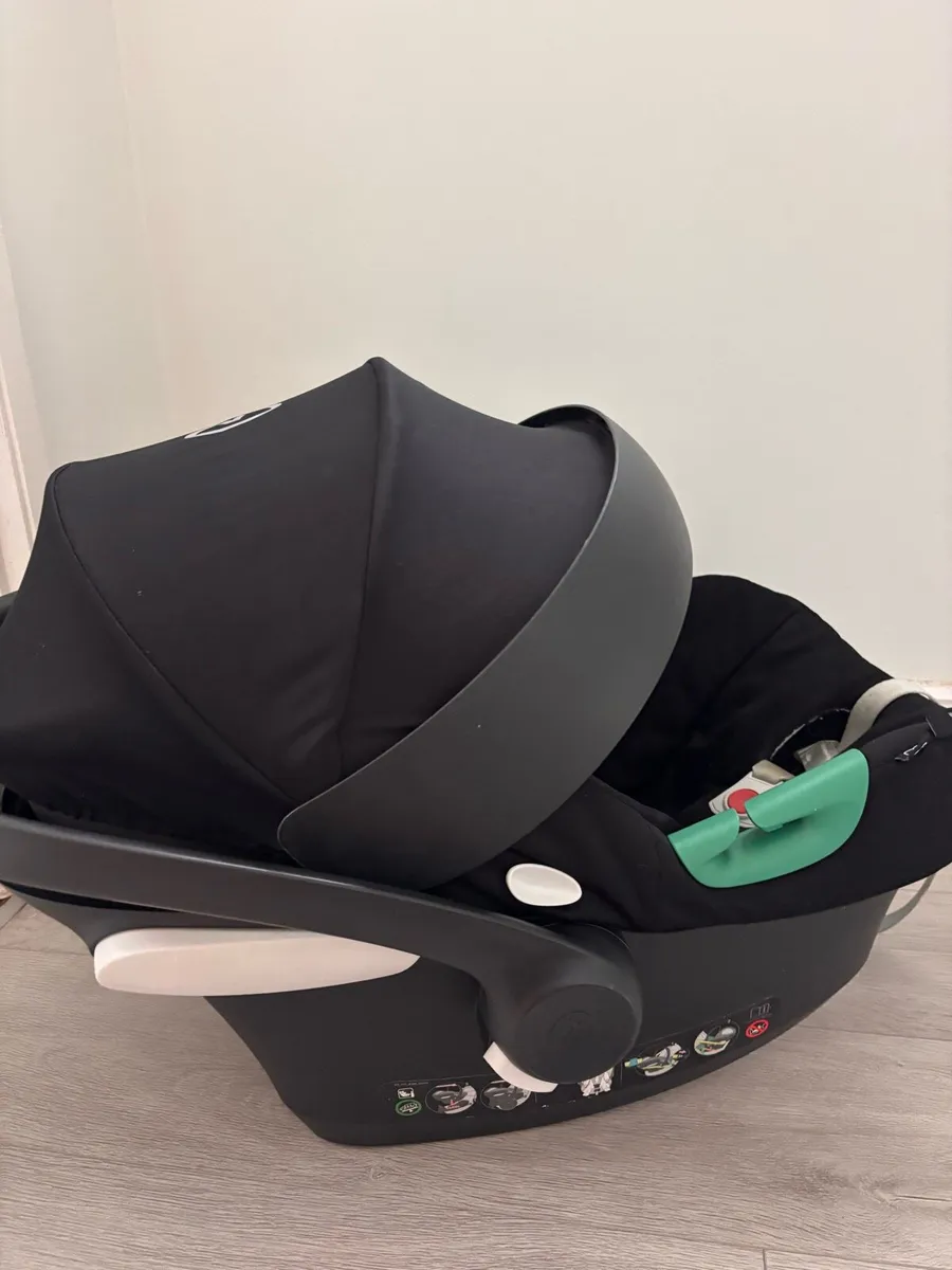 Cybex car seat + isofix - Image 4