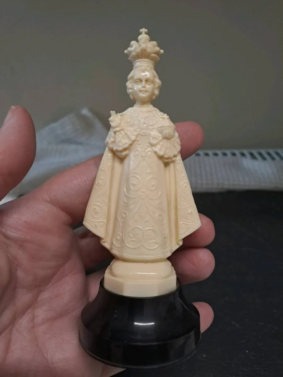 Vintage Infant of Prague Statue – Made in Italy - Image 3
