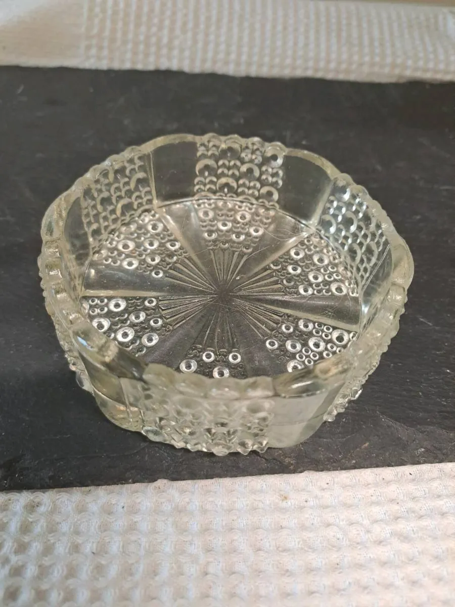 Vintage Pressed Glass Trinket / Salt Dish – Bubble - Image 1