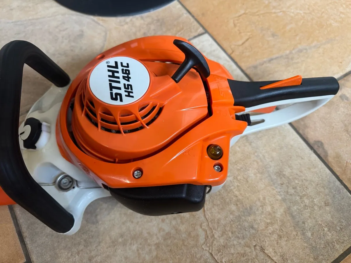 Stihl HS 46 C hedge trimmer as new! - Image 2