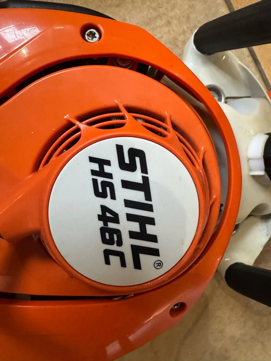 Stihl HS 46 C hedge trimmer as new! - Image 4