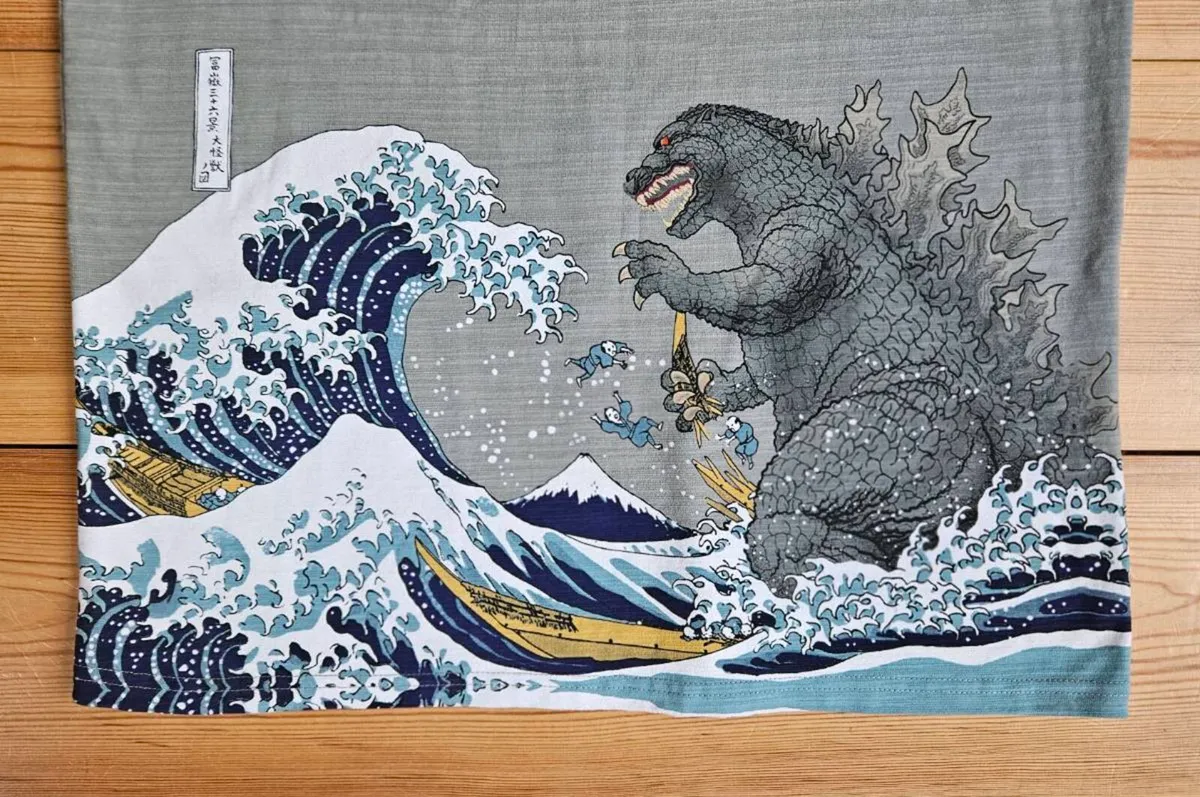 Godzilla Themed T shirt size XXL - Image 1
