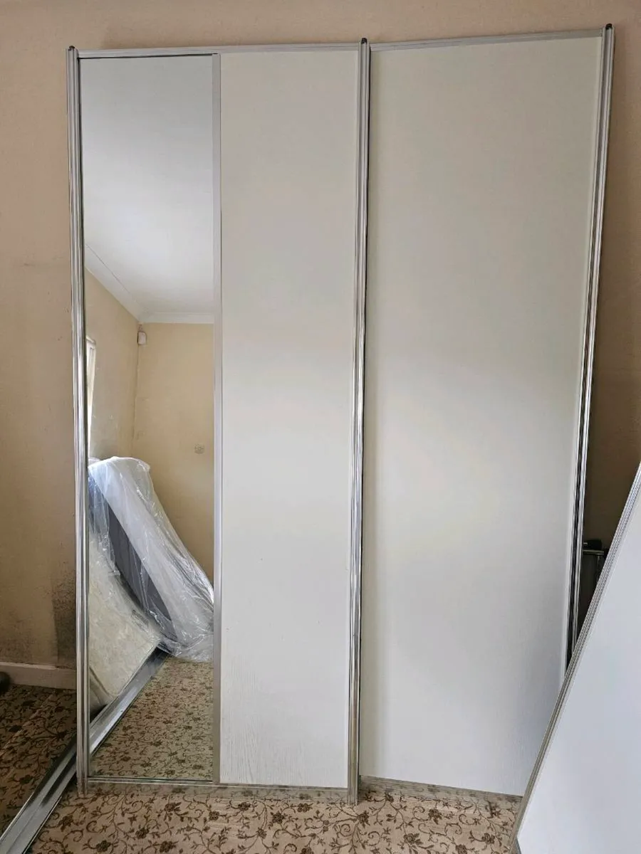 4 Sliderobe Doors with Tracks - Image 3
