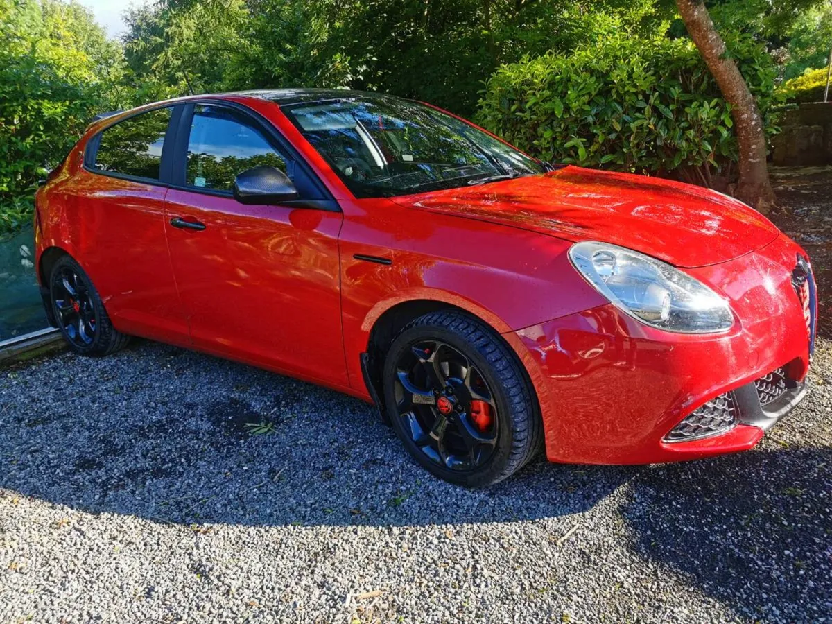 17 Alfa Romeo Giulietta - Image 2