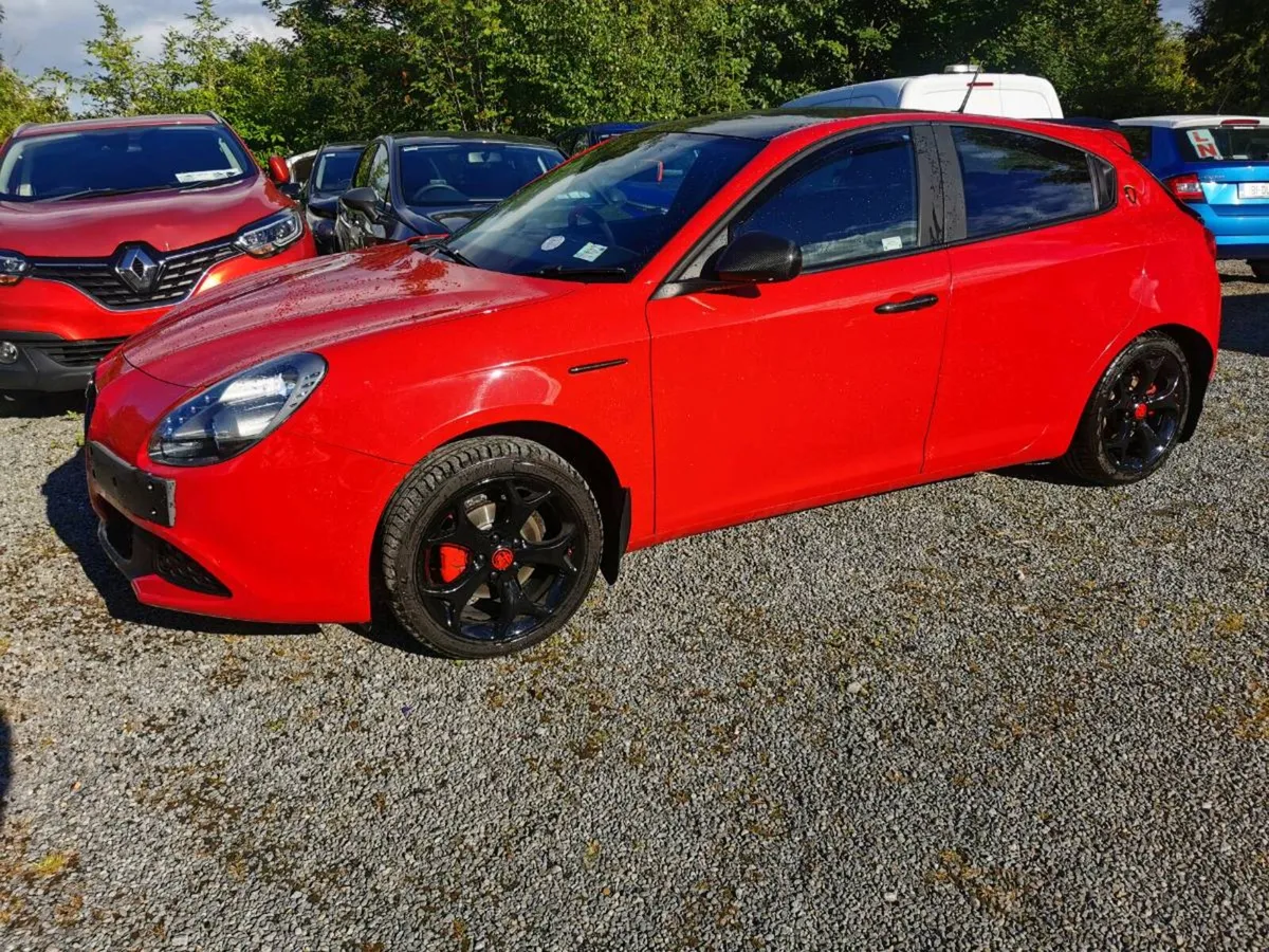 17 Alfa Romeo Giulietta - Image 3