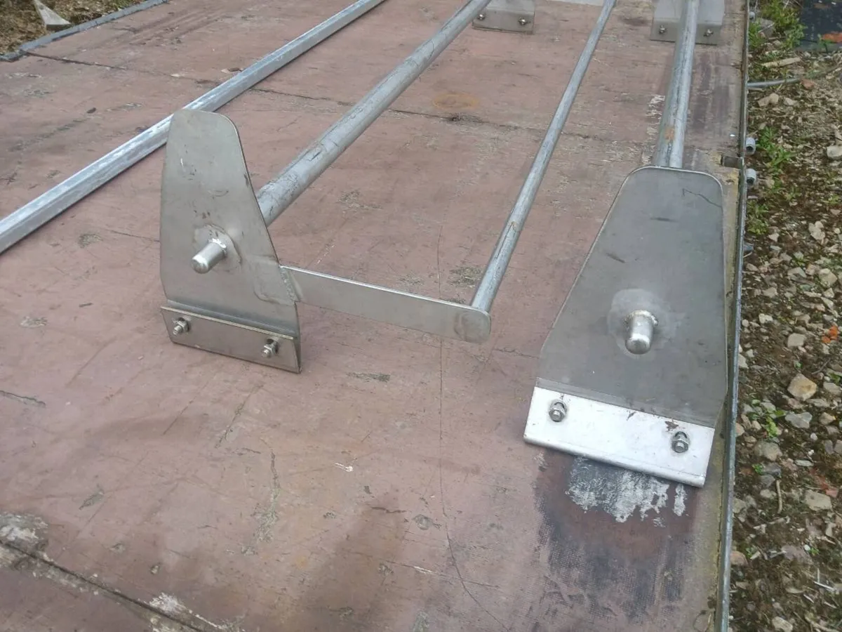 STAINLESS STEEL ROOF BARS - Image 4