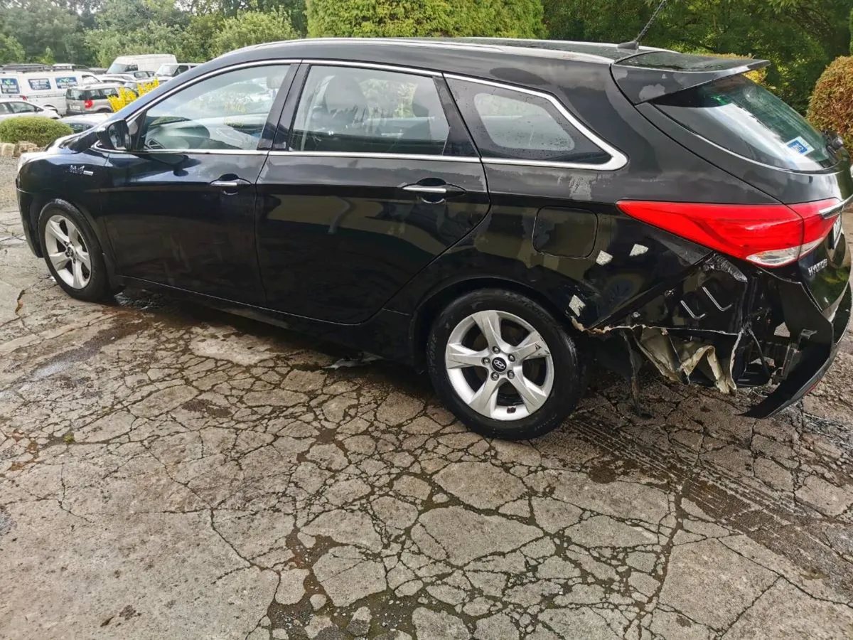 151 Hyundai i40 1.7 Diesel tourer - Image 4