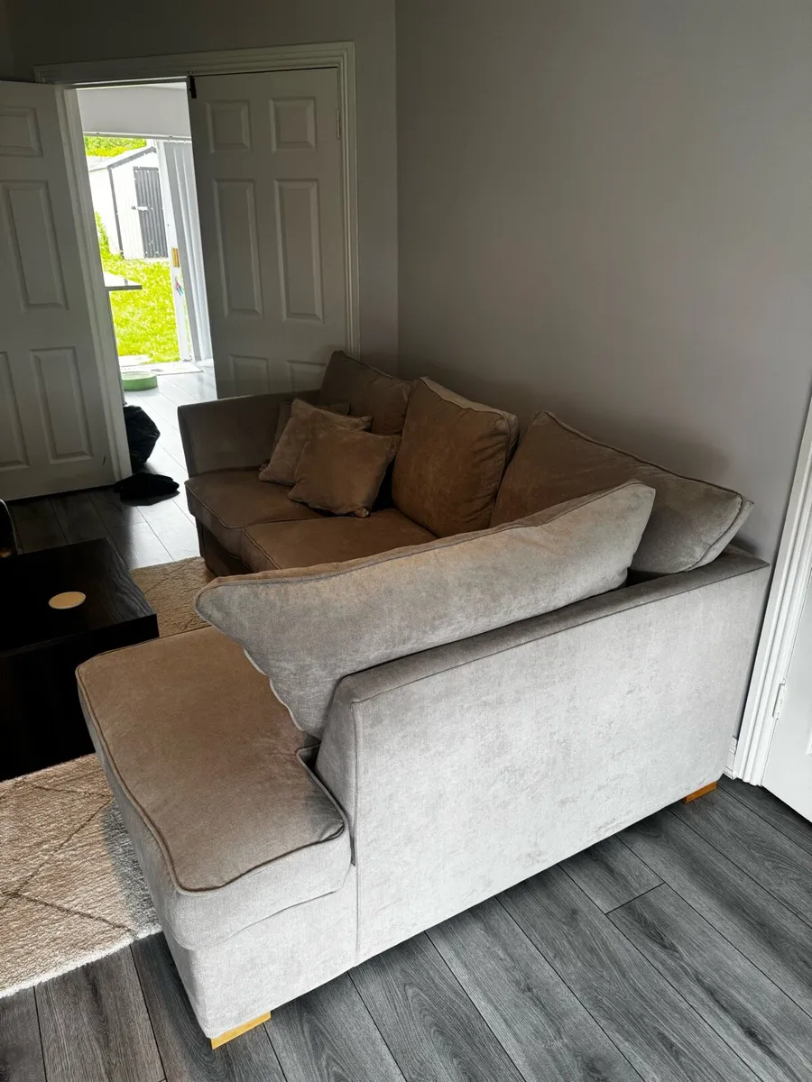 Modern Corner Sofa & Matching Armchair - Image 2