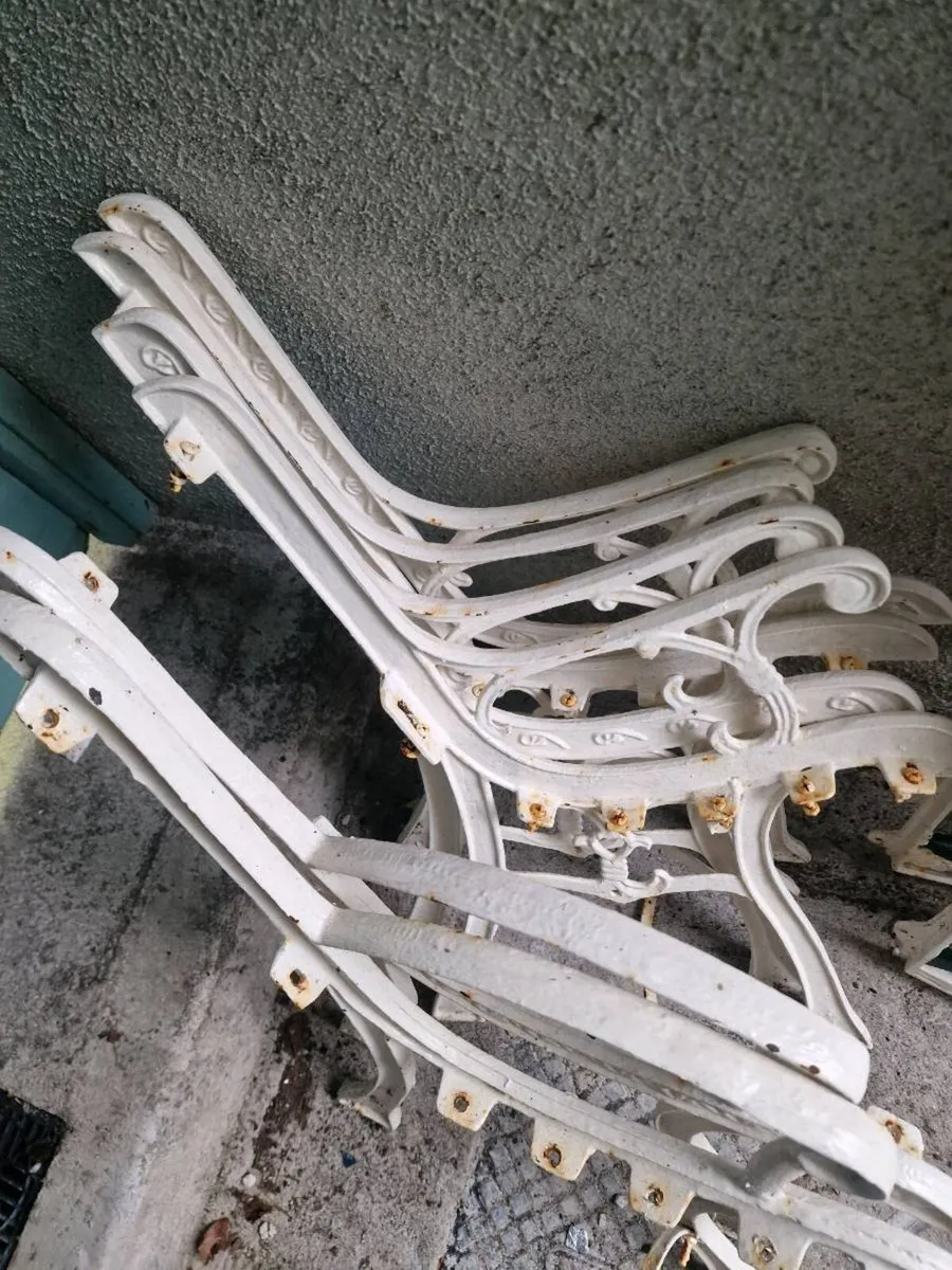 Cast iron bench + table - Image 3