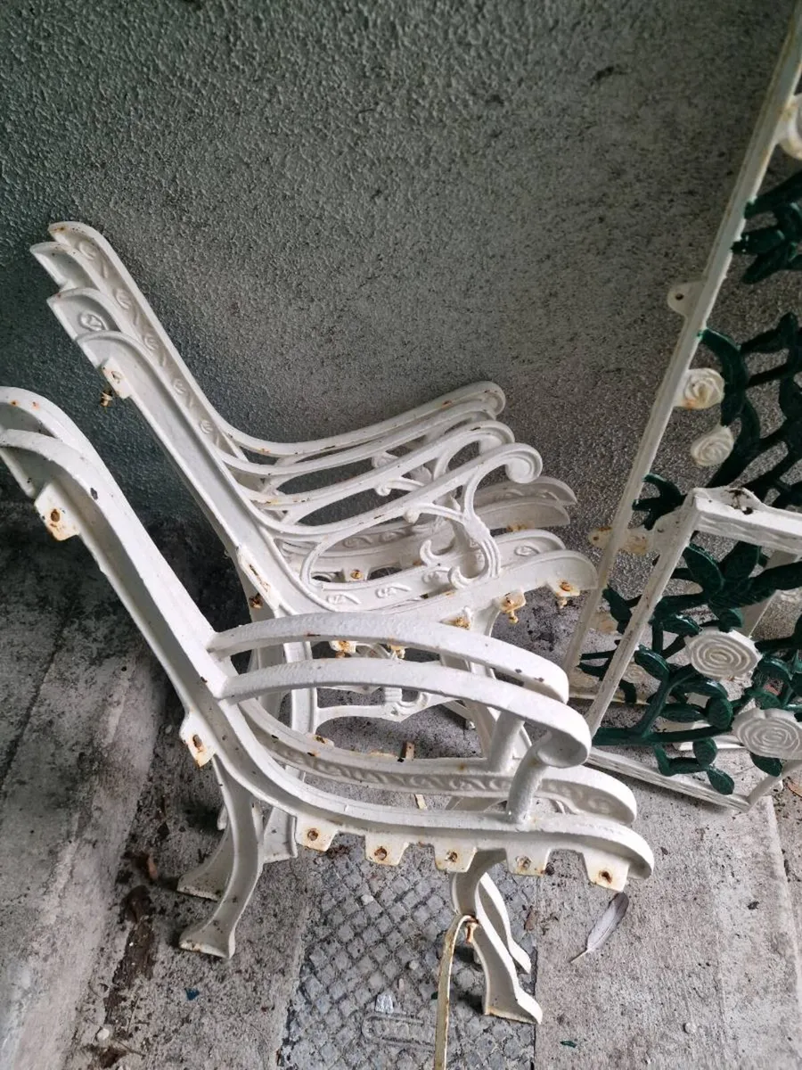 Cast iron bench + table - Image 4