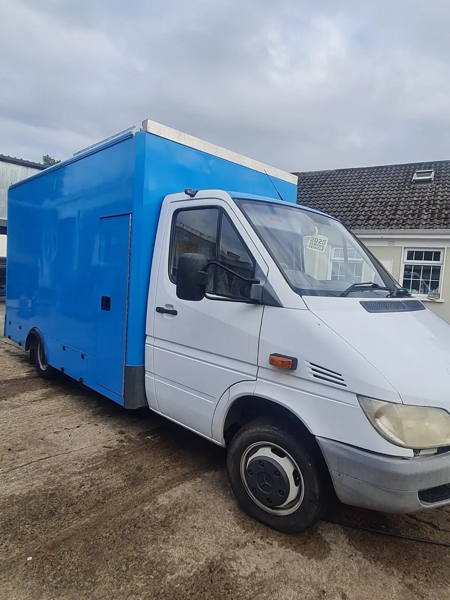 Camper Van - Image 3