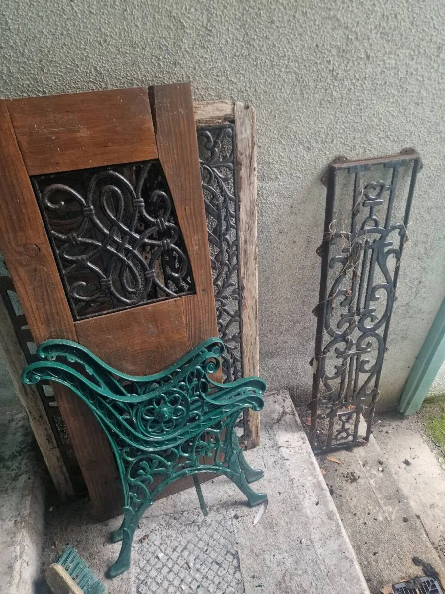 Cast iron bench - Green lion. - Image 2