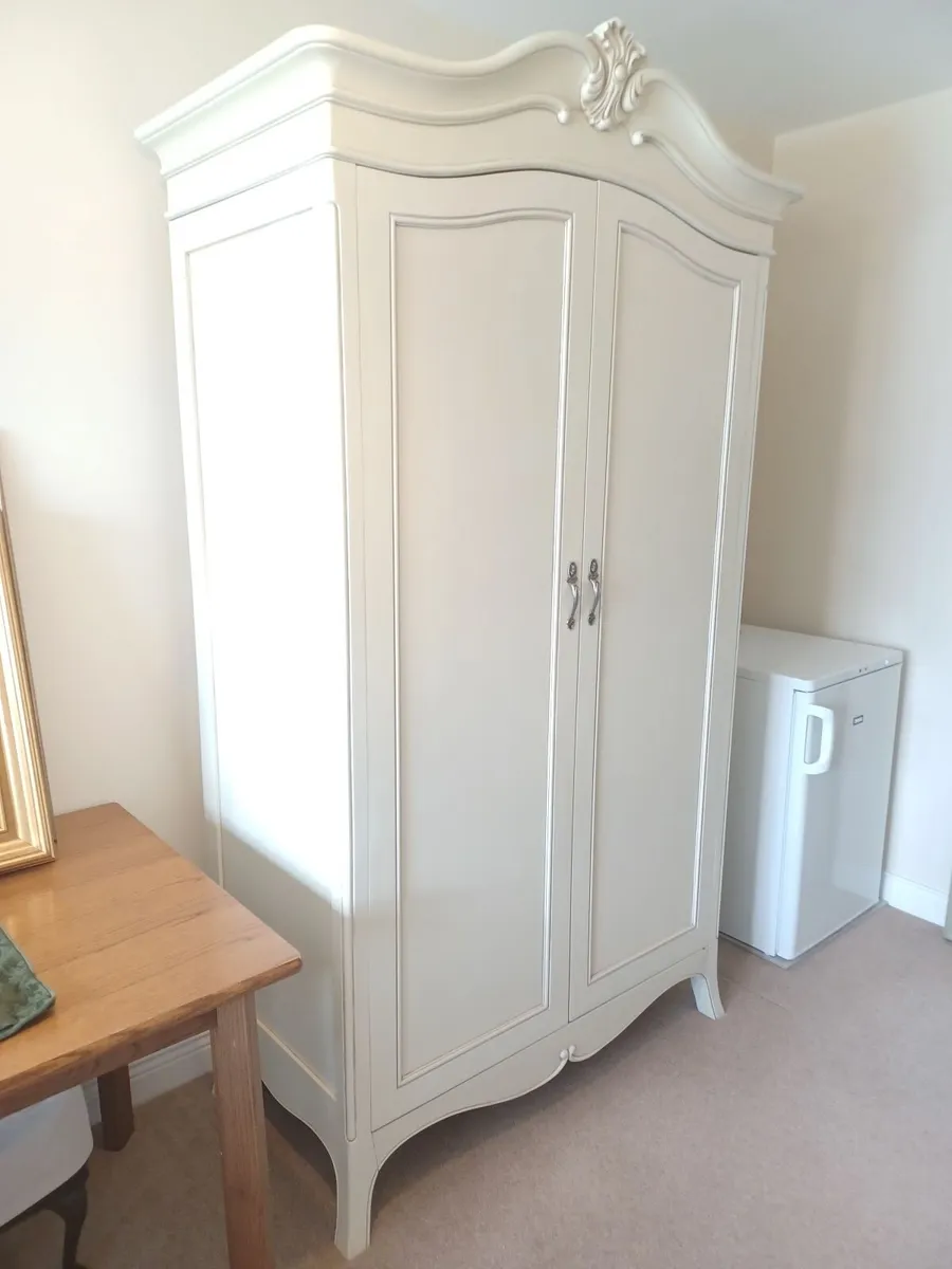 Wardrobe French Laura Ashley Style - Image 2