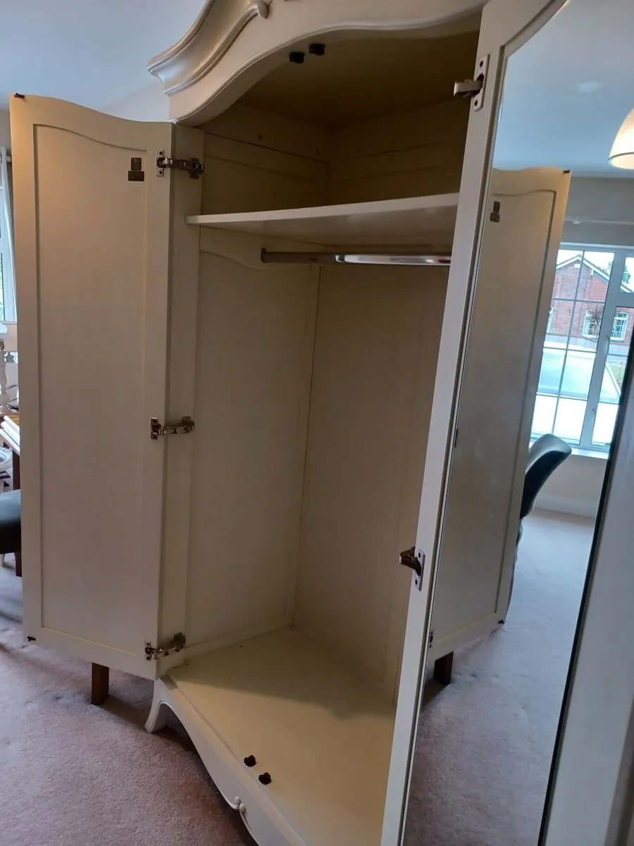 Wardrobe French Laura Ashley Style - Image 4