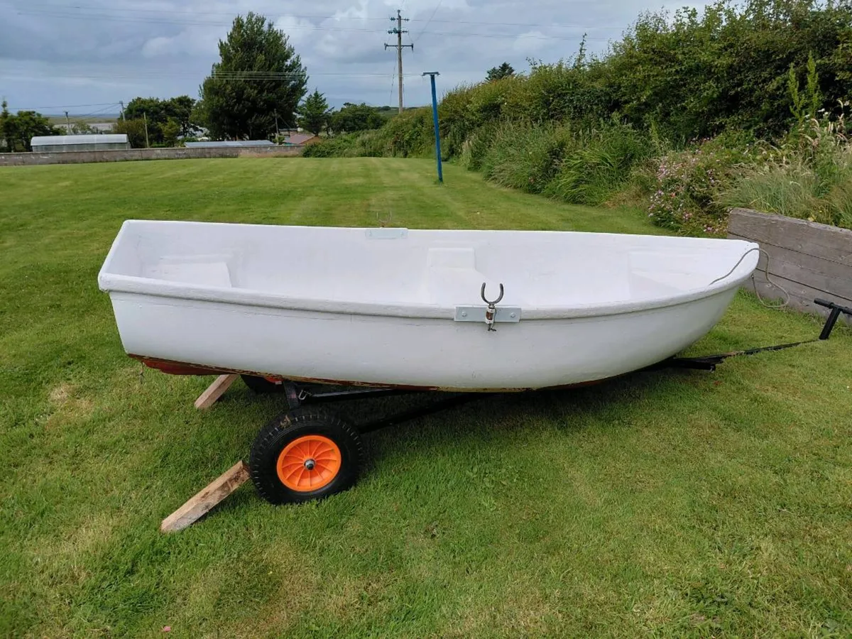 Boat and trailor - Image 4