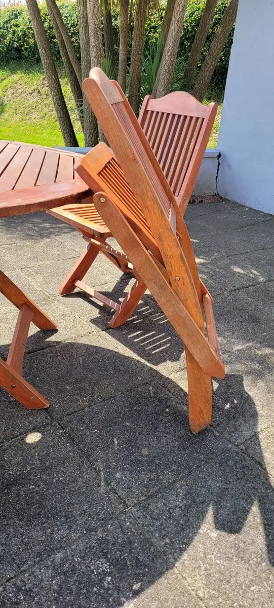 Wooden garden table & 4 chairs - Image 3