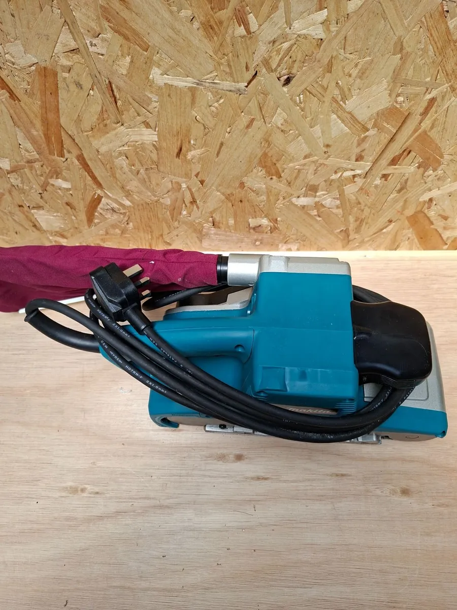 Makita belt sander 9404 - Image 3
