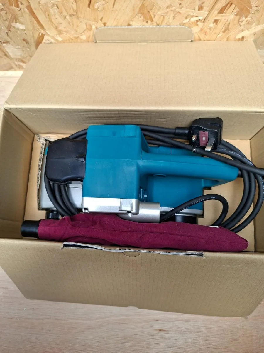 Makita belt sander 9404 - Image 4