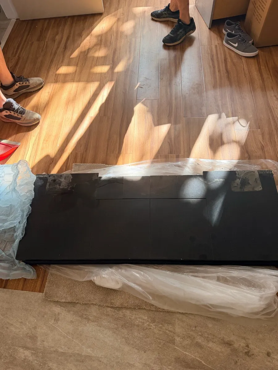 Hearth and fireplace surround - Image 2