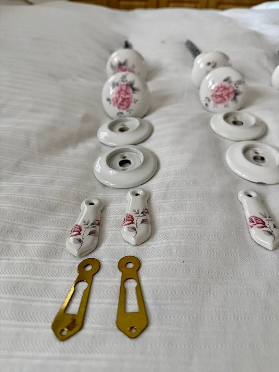 Door knobs - Image 3