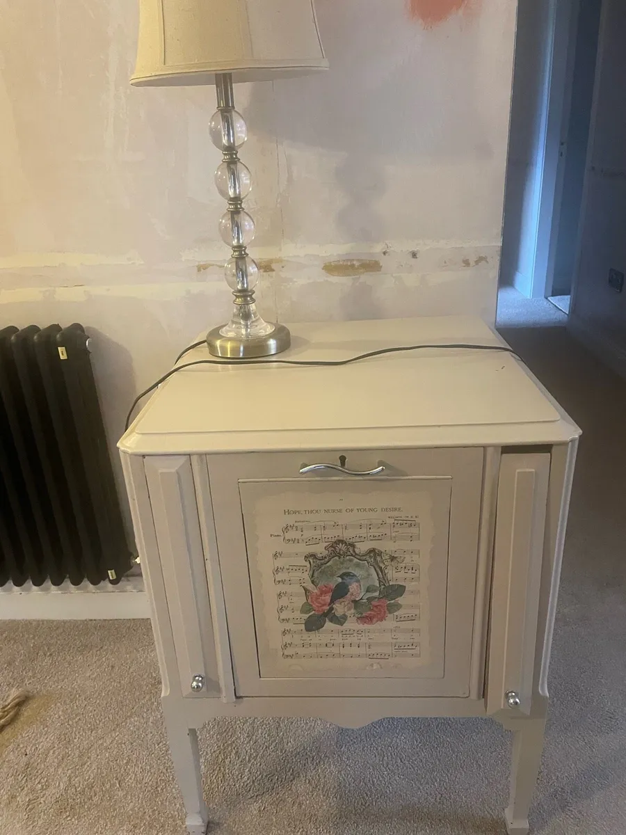Selection of furniture - Image 4