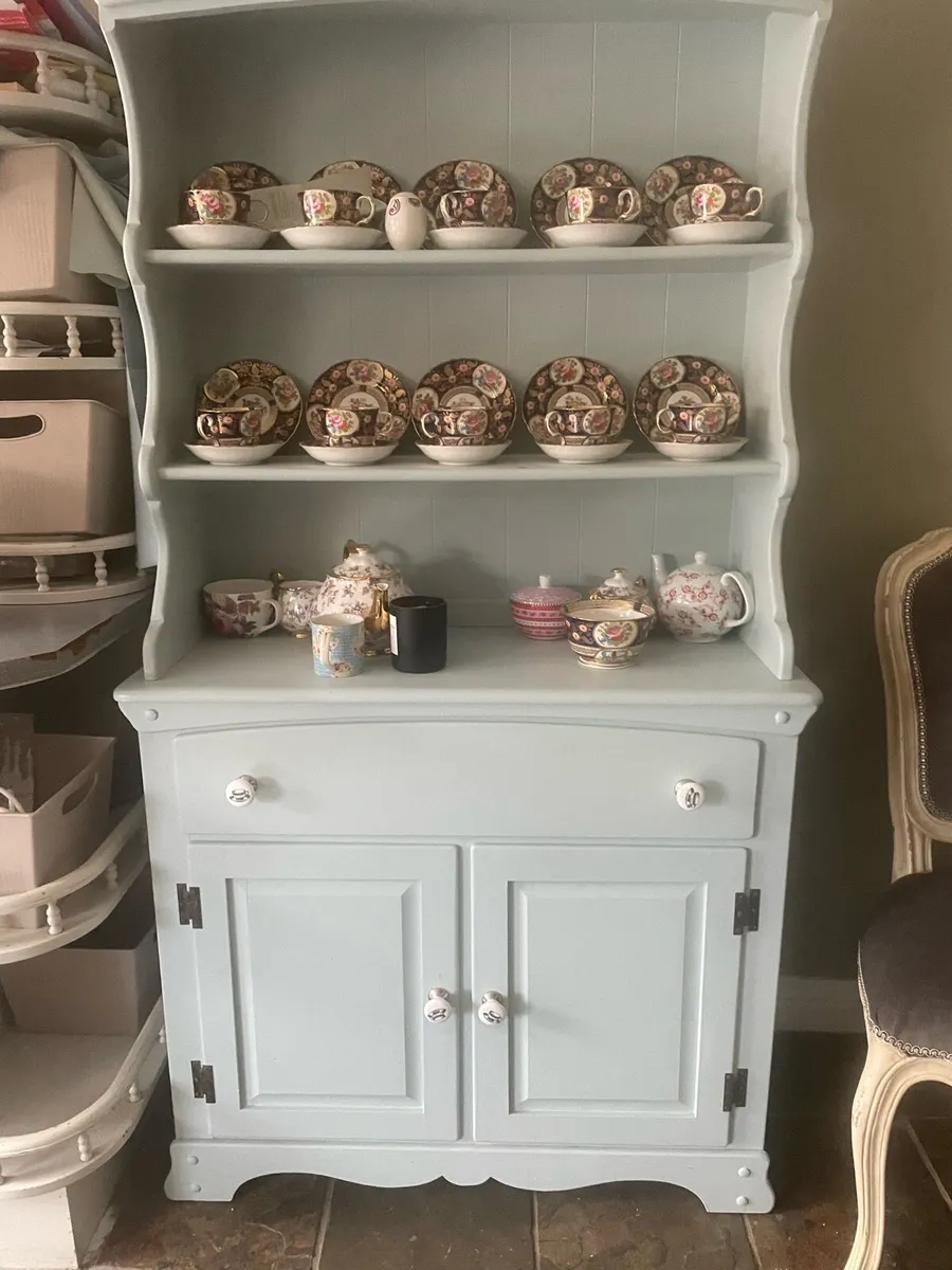 Selection of furniture - Image 1