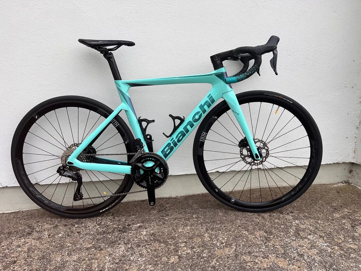 Road bike Size 53 Bianchi Oltre Race 105 Di2 - Image 1