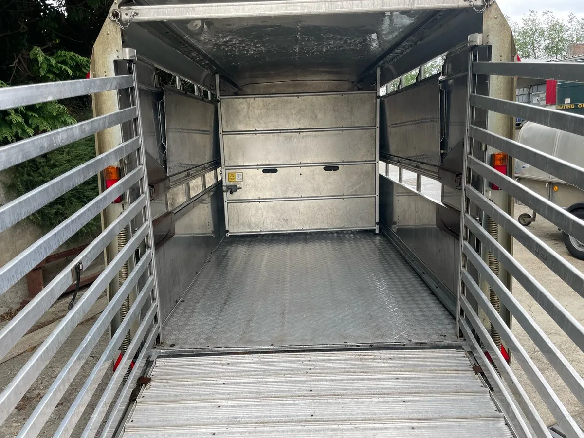 Livestock trailer - Image 2