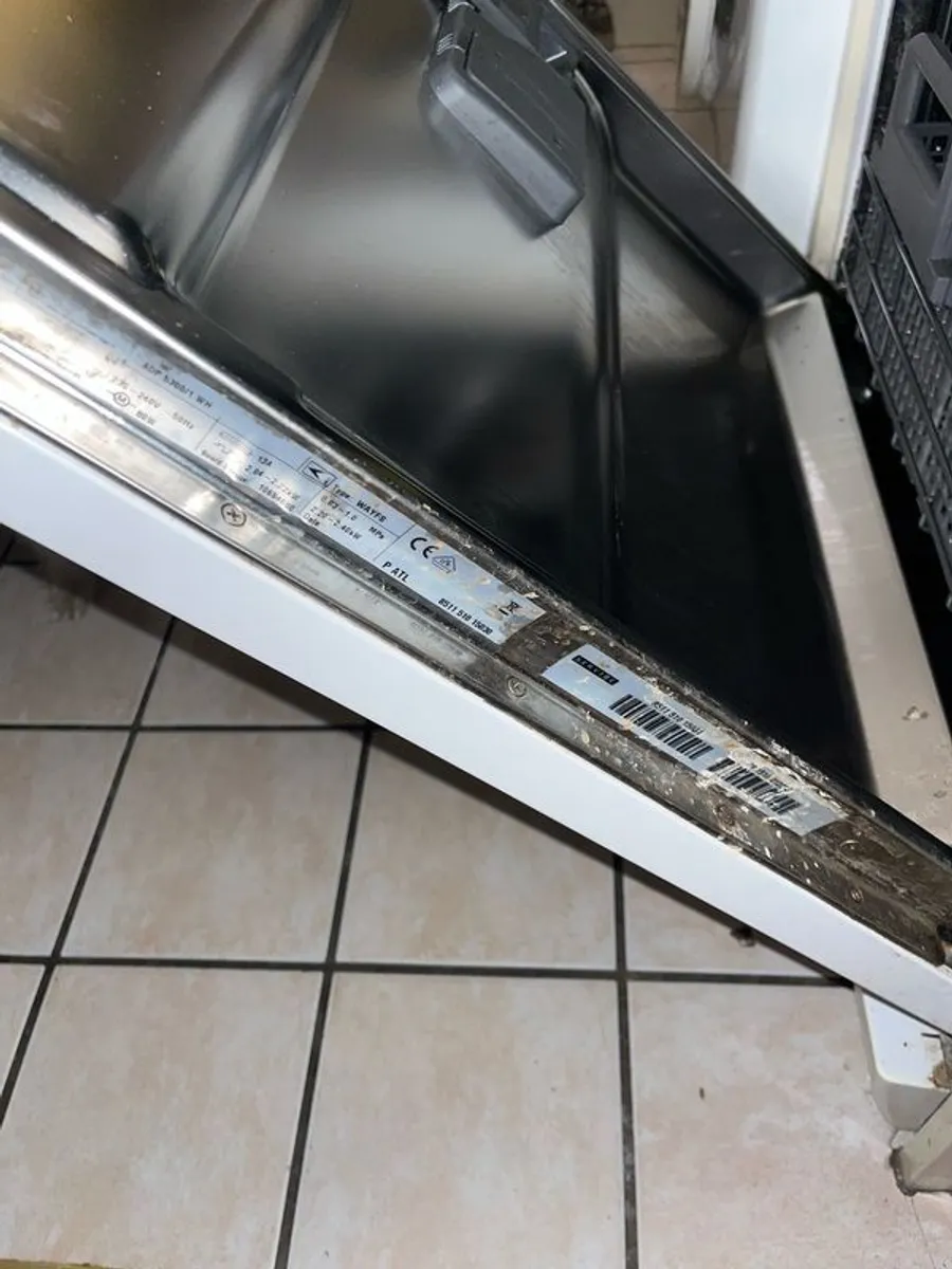 Dishwasher - Image 3
