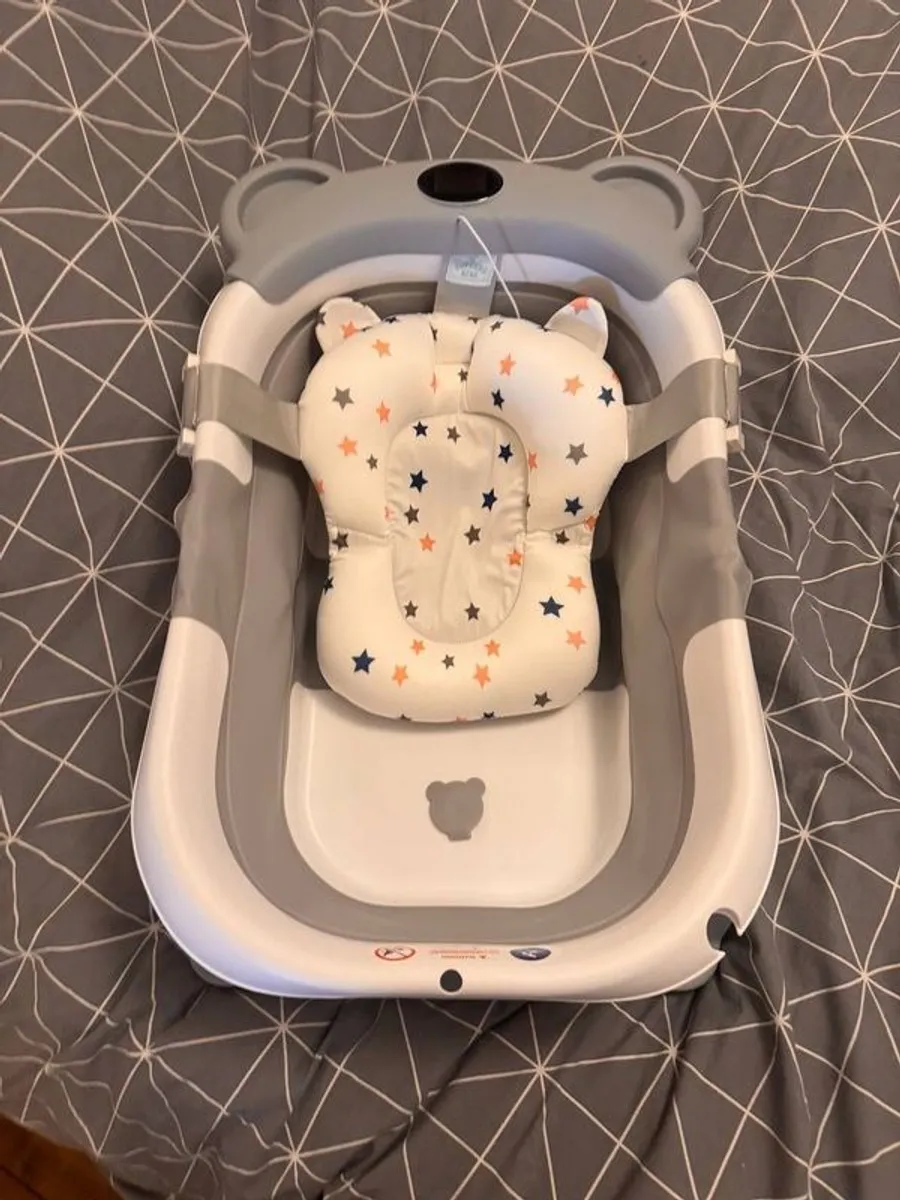 Baby bath with non-slip pillow and thermometer, - Image 2