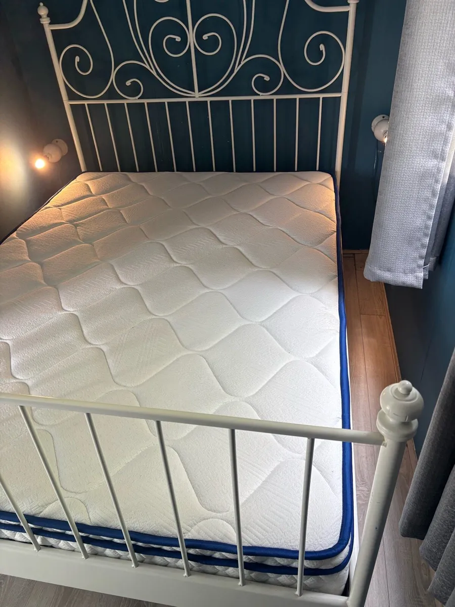 Double Bed - Image 3