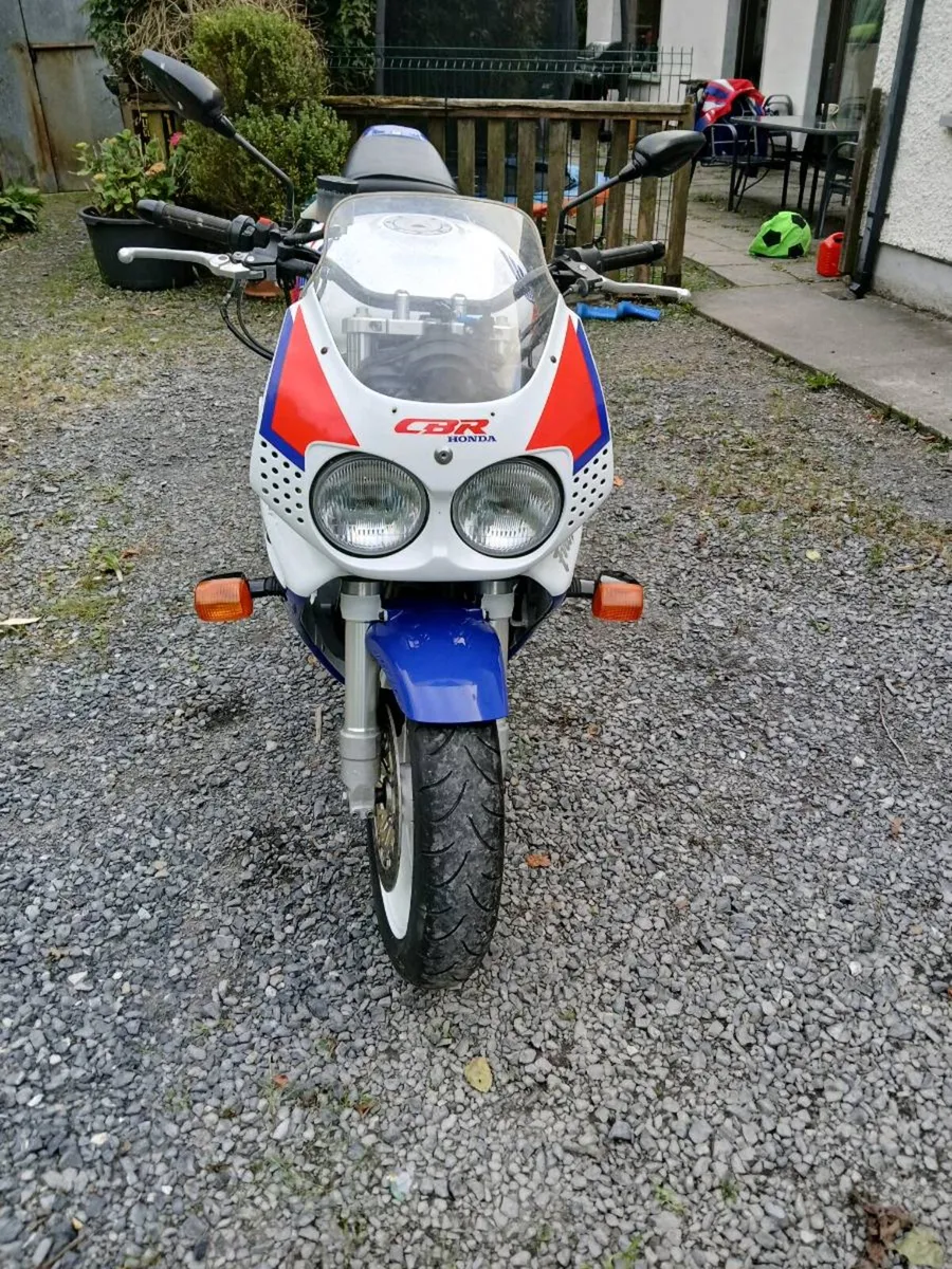 Honda CBR 900 Fireblade Twin Headlamp 1993 - Image 3