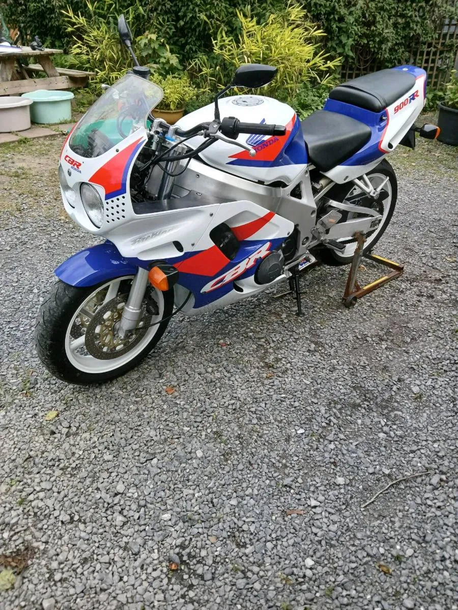 Honda CBR 900 Fireblade Twin Headlamp 1993 - Image 4
