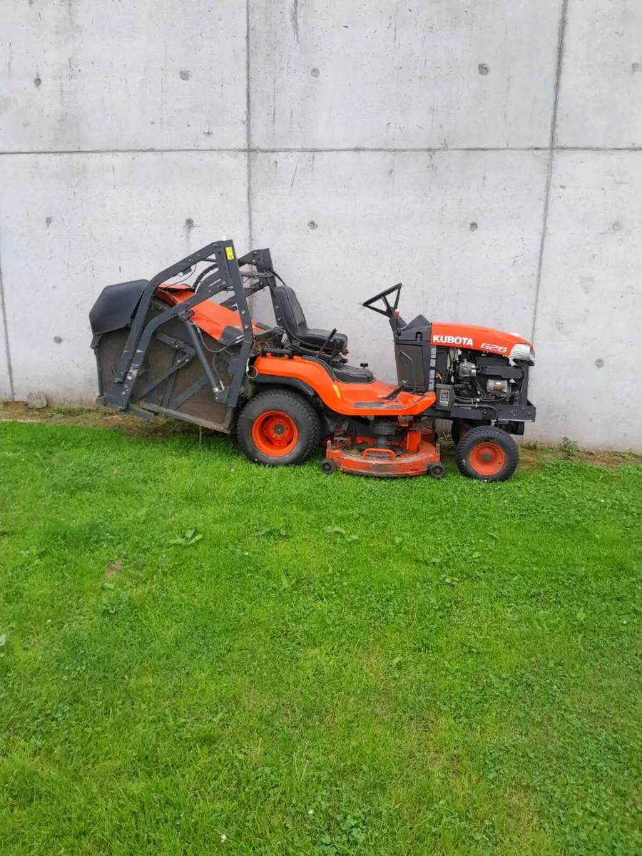 Kubota G26 tractor mower - Image 1