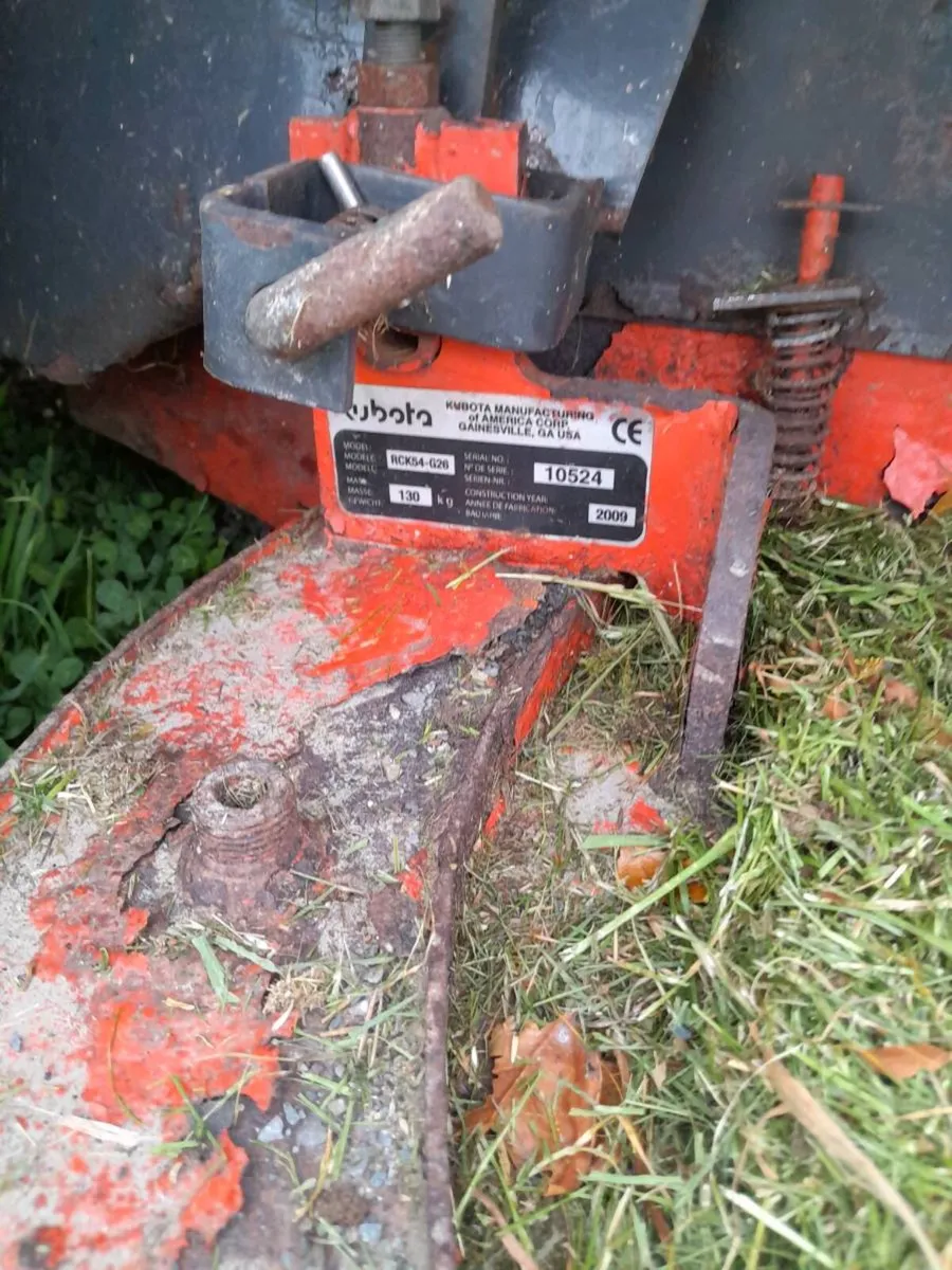 Kubota G26 tractor mower - Image 3