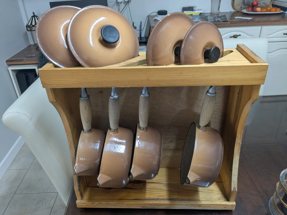 Le Creuset pots cast iron with lids and storage - Image 2