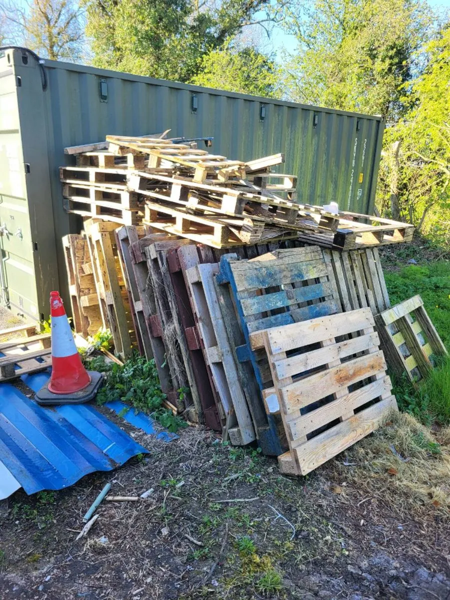 Palletts free to take away - Image 3