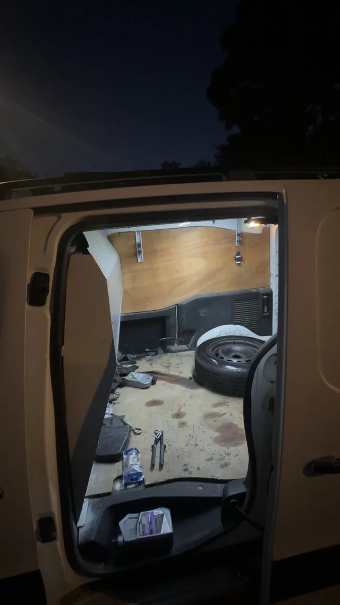 Berlingo van - Image 4
