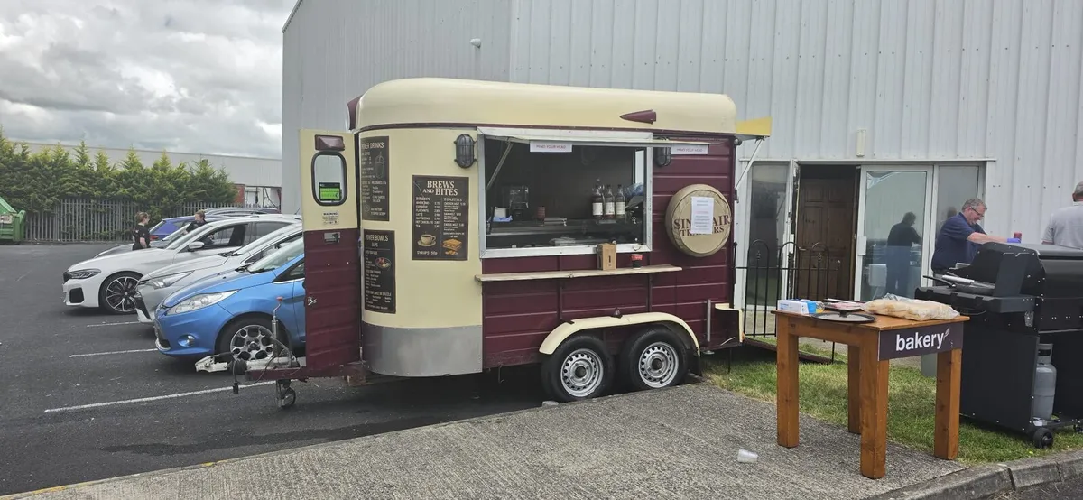 vintage catering horsebox - Image 1