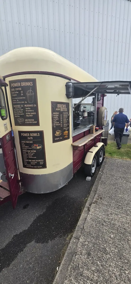 vintage catering horsebox - Image 2