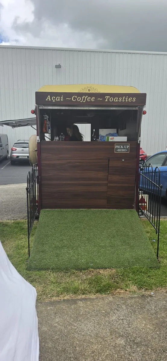 vintage catering horsebox - Image 3