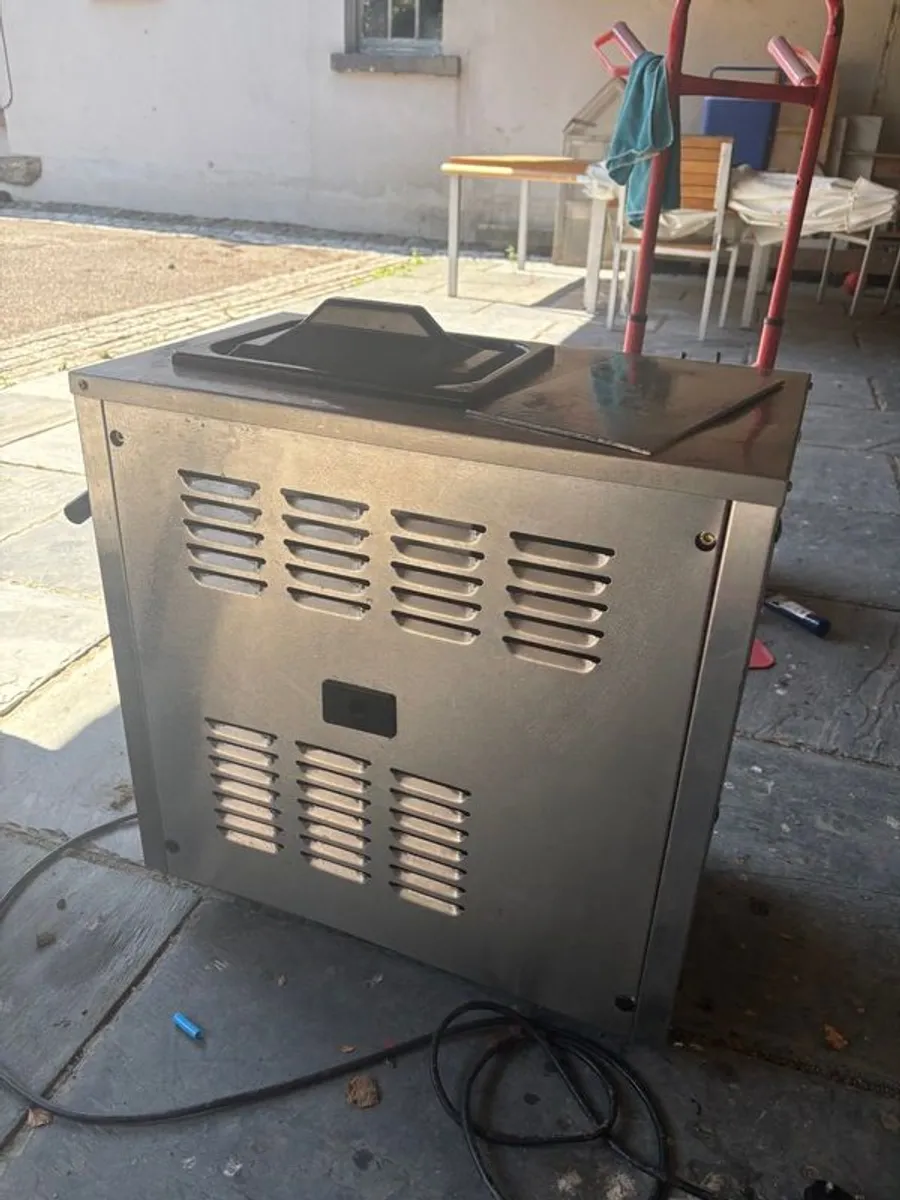Spaceman T5 Ice Cream Machine - Image 4
