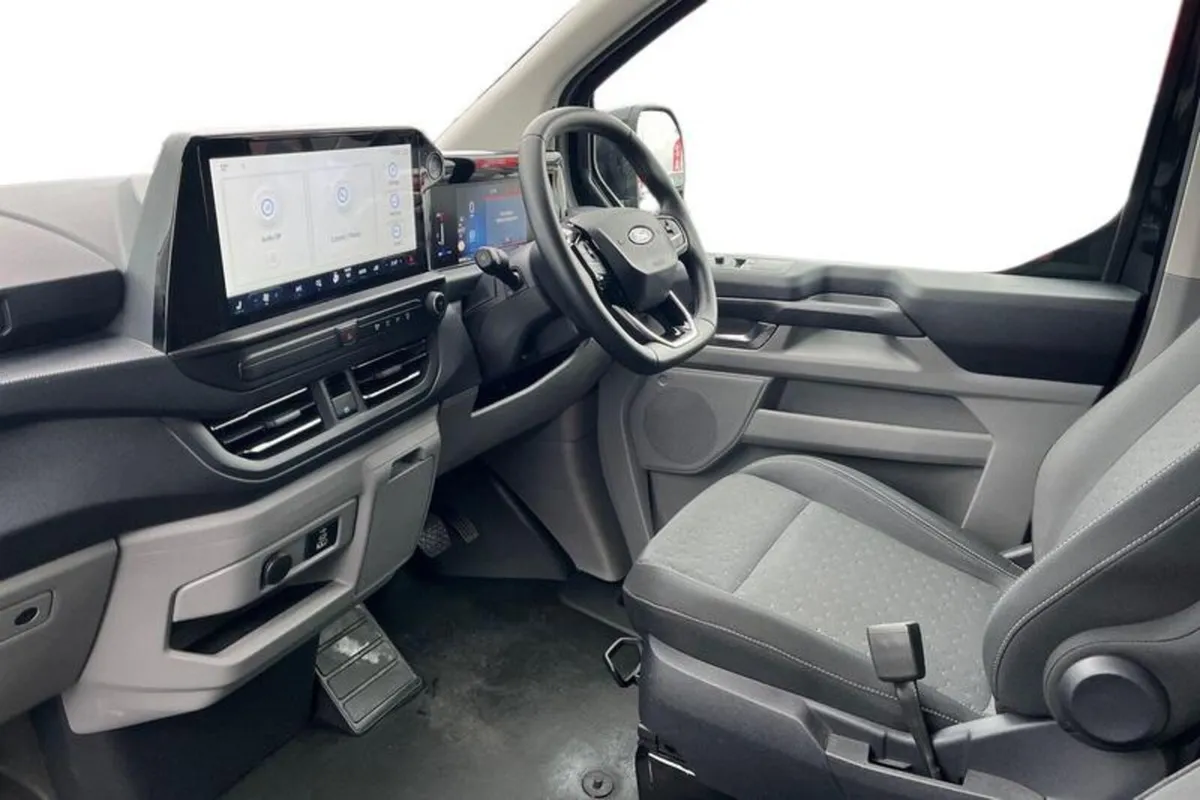 Ford Transit Custom LIMITED - Image 3