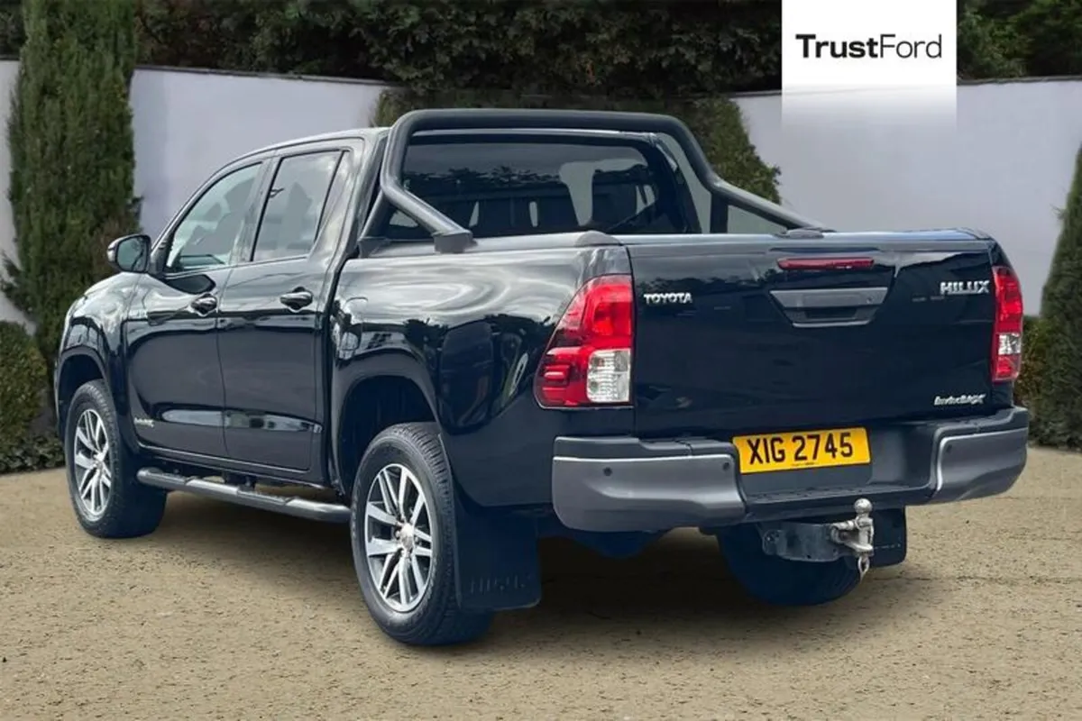 Toyota Hilux INVINCIBLE X - Image 2