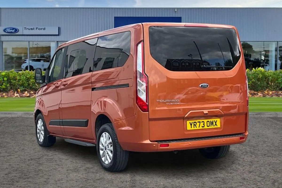 Ford Tourneo Custom 2.0 320 EcoBlue Zetec Minibus - Image 2